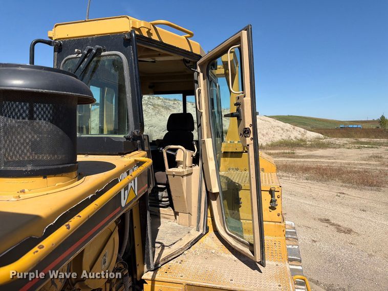 image for item FJ0524 1997 Caterpillar D8R dozer