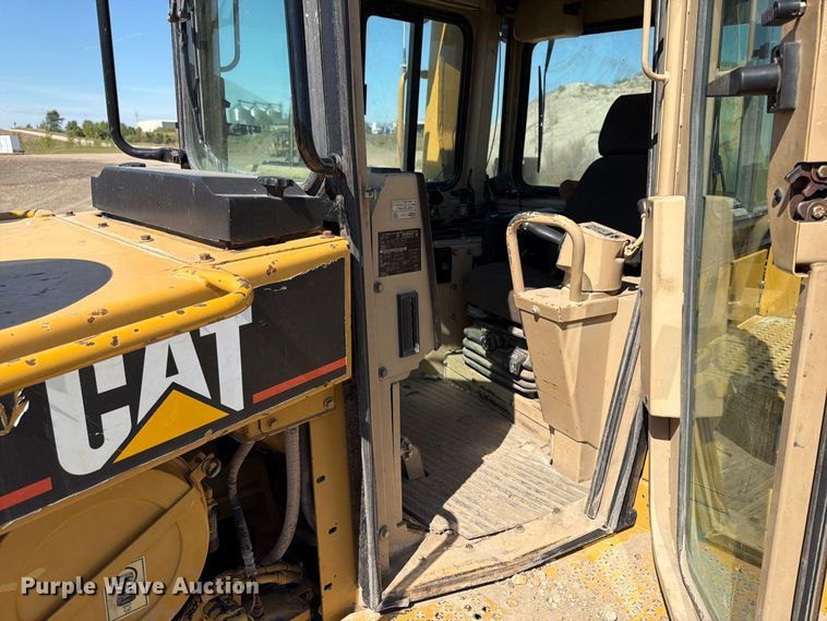 image for item FJ0524 1997 Caterpillar D8R dozer
