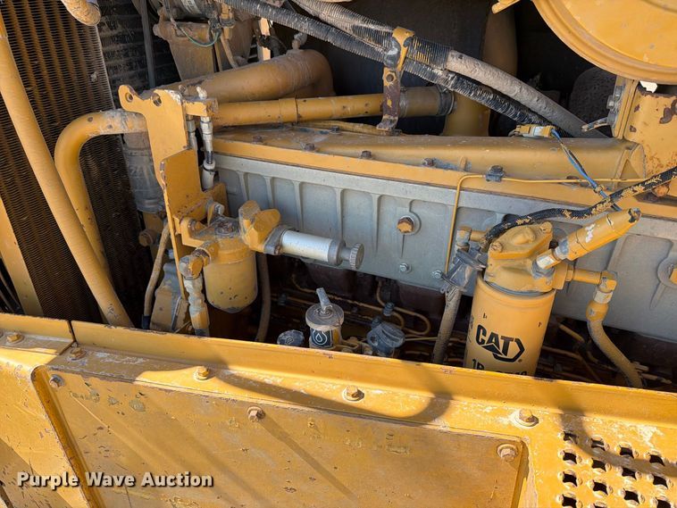 image for item FJ0524 1997 Caterpillar D8R dozer