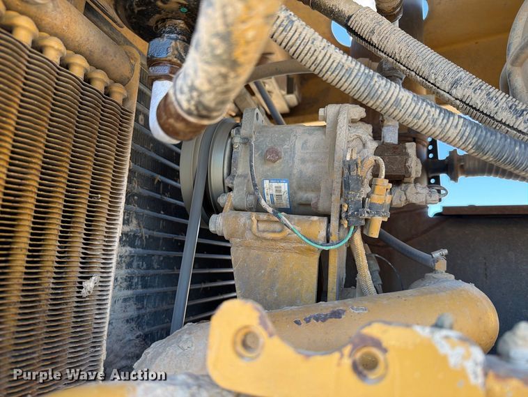 image for item FJ0524 1997 Caterpillar D8R dozer