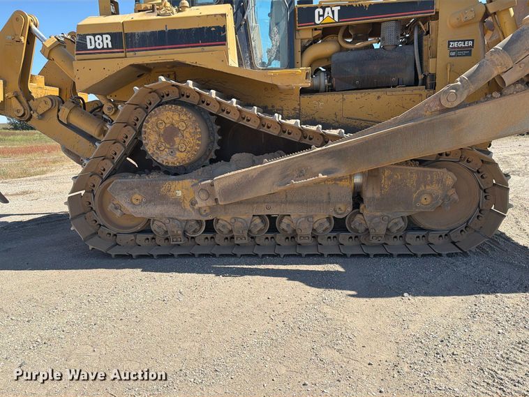 image for item FJ0524 1997 Caterpillar D8R dozer