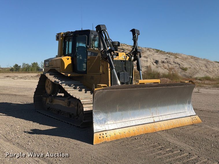 image for item FJ0525 2017 Caterpillar D6T dozer