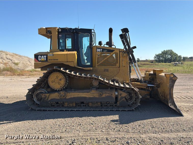 image for item FJ0525 2017 Caterpillar D6T dozer