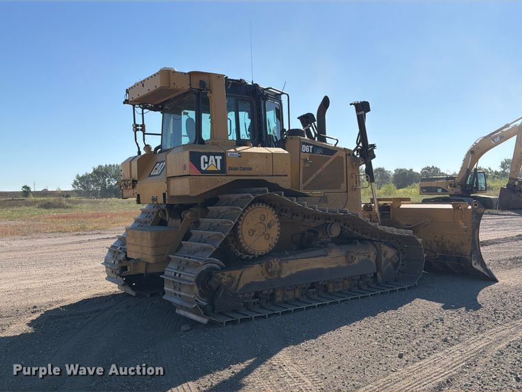 image for item FJ0525 2017 Caterpillar D6T dozer