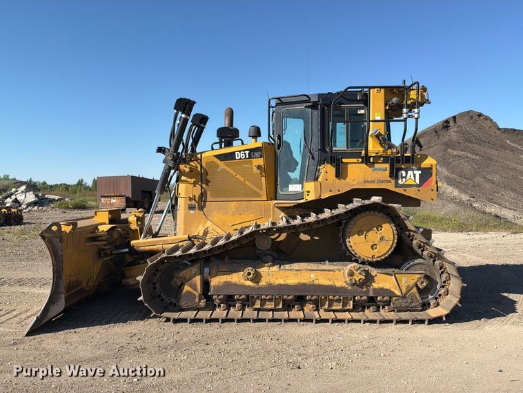image for item FJ0525 2017 Caterpillar D6T dozer