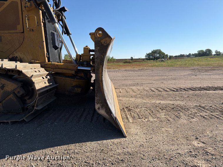 image for item FJ0525 2017 Caterpillar D6T dozer
