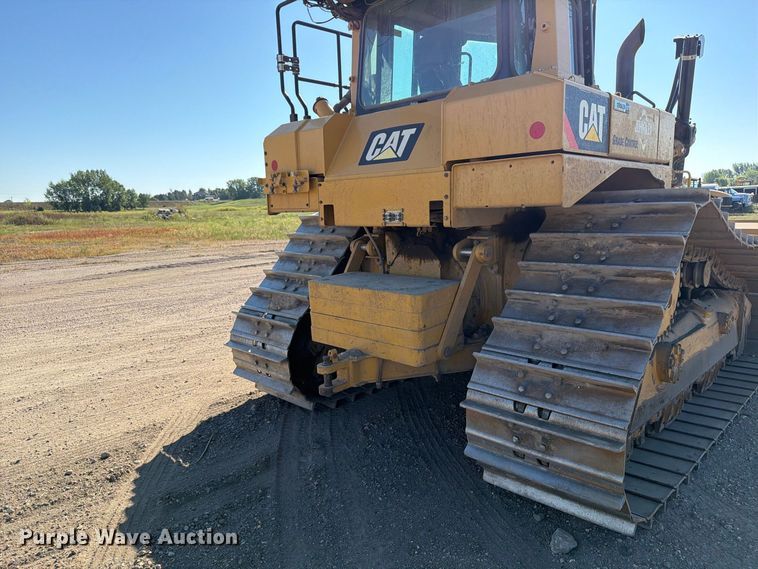 image for item FJ0525 2017 Caterpillar D6T dozer