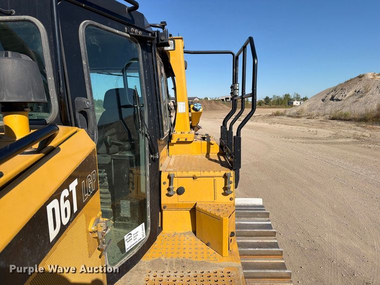 image for item FJ0525 2017 Caterpillar D6T dozer