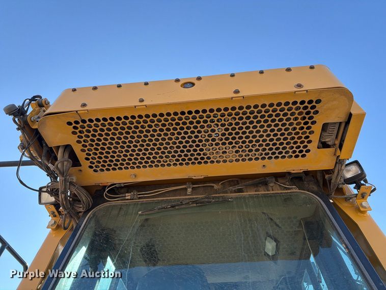 image for item FJ0525 2017 Caterpillar D6T dozer