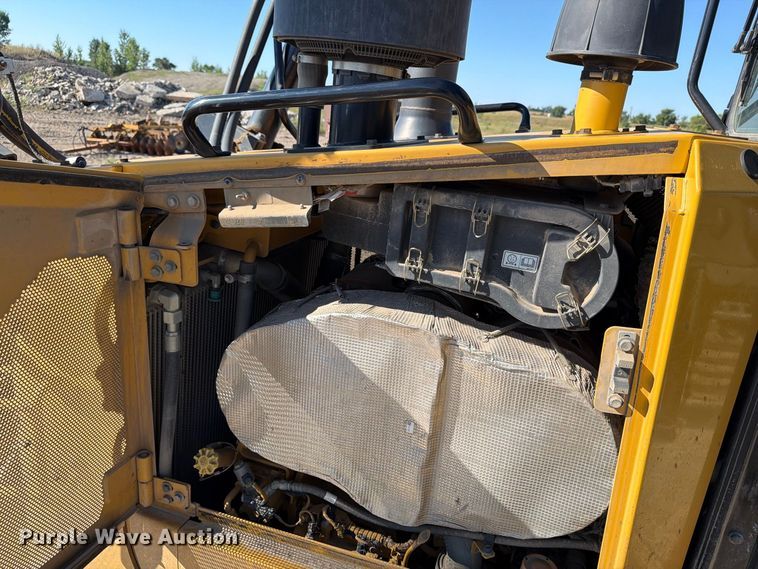 image for item FJ0525 2017 Caterpillar D6T dozer