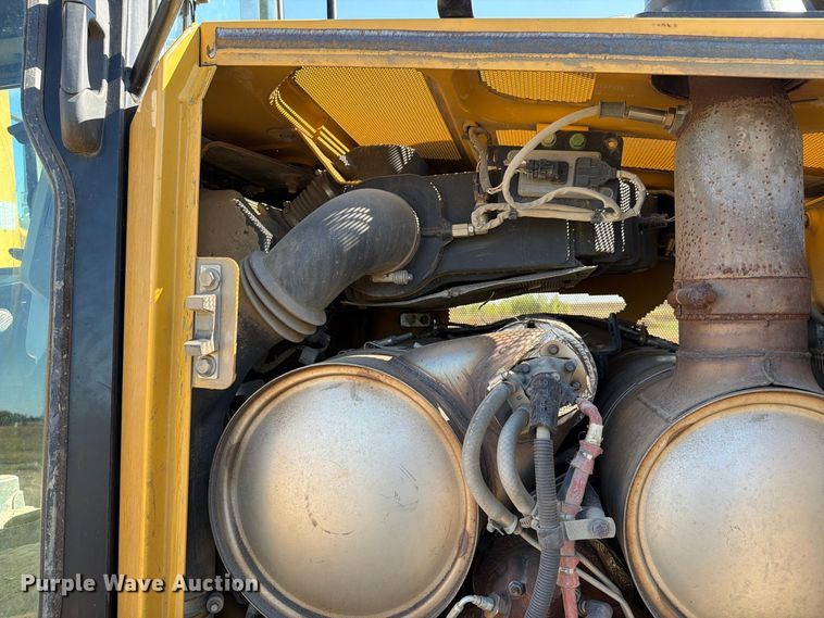 image for item FJ0525 2017 Caterpillar D6T dozer