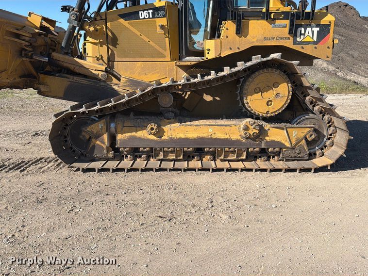 image for item FJ0525 2017 Caterpillar D6T dozer