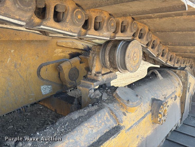 image for item FJ0525 2017 Caterpillar D6T dozer