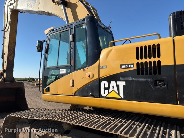 image for item FJ0527 2008 Caterpillar 345D excavator