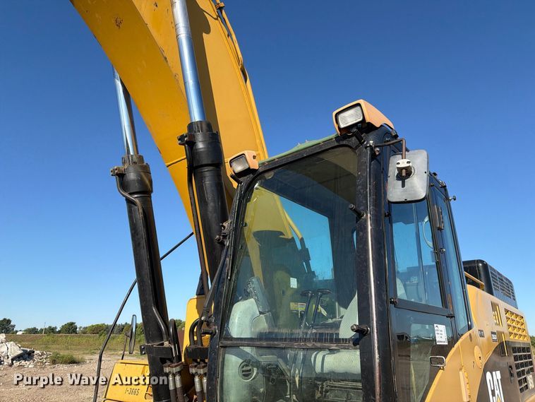 image for item FJ0527 2008 Caterpillar 345D excavator