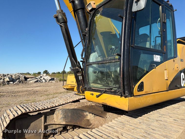 image for item FJ0527 2008 Caterpillar 345D excavator