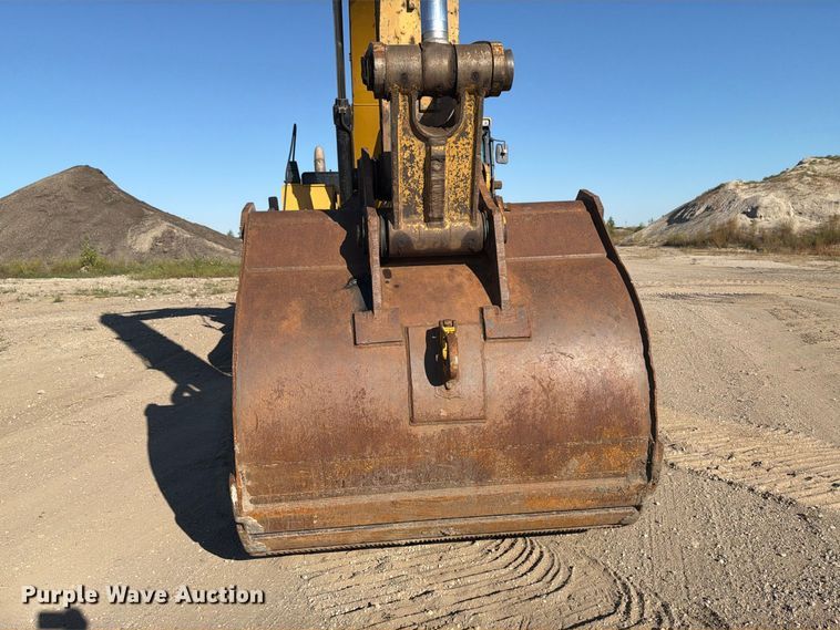 image for item FJ0527 2008 Caterpillar 345D excavator