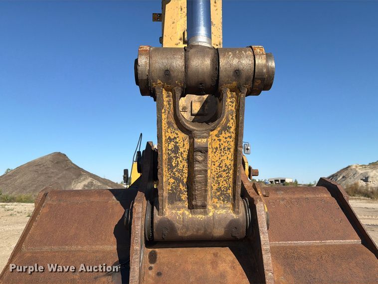 image for item FJ0527 2008 Caterpillar 345D excavator