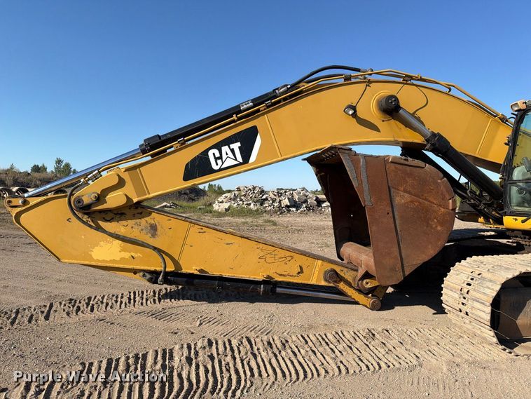 image for item FJ0527 2008 Caterpillar 345D excavator
