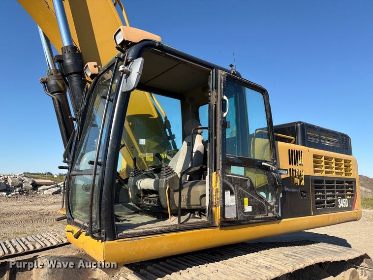 image for item FJ0527 2008 Caterpillar 345D excavator
