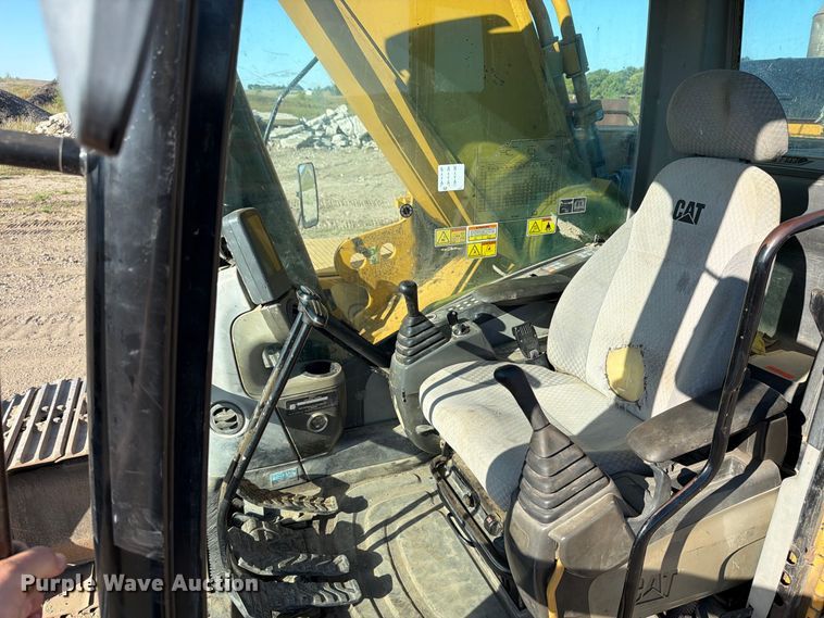 image for item FJ0527 2008 Caterpillar 345D excavator