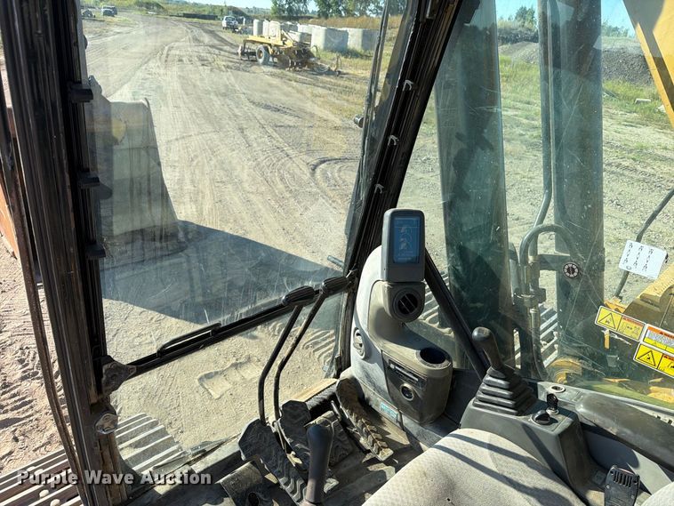 image for item FJ0527 2008 Caterpillar 345D excavator