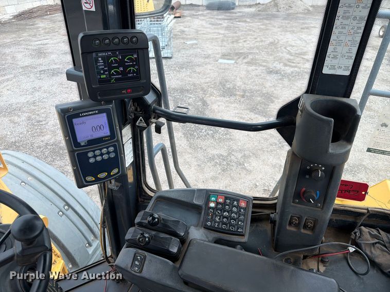 image for item FK3690 2014 John Deere 844K wheel loader
