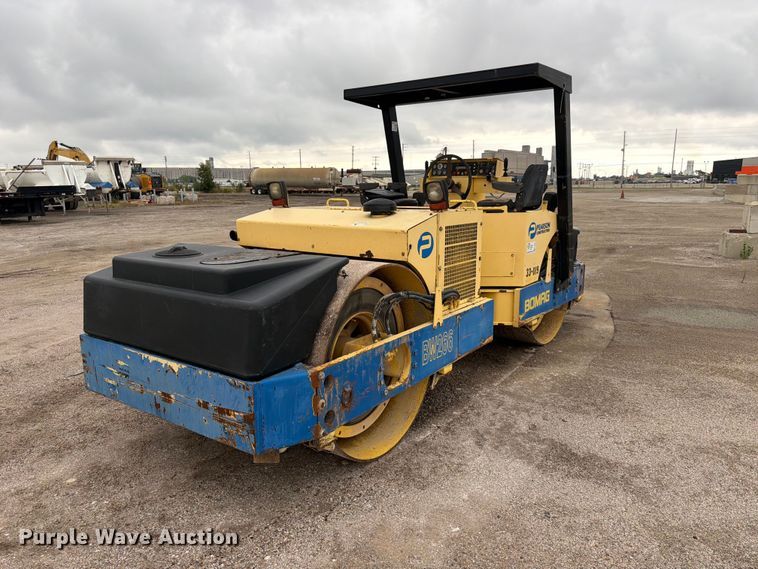 image for item FK3692 Bomag BW 266 double drum roller