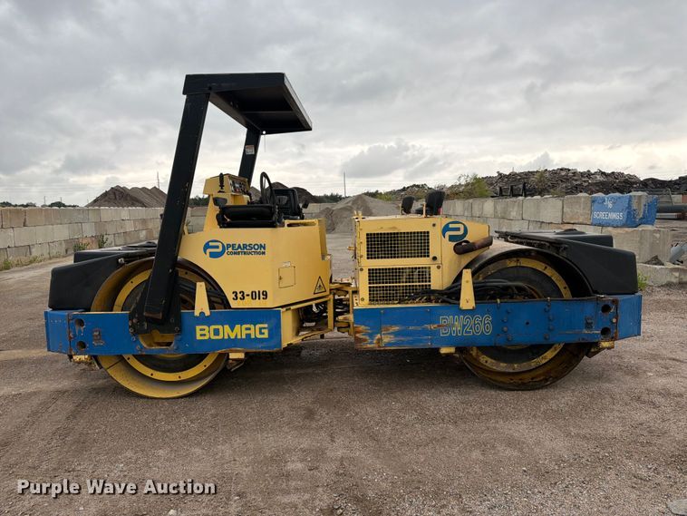 image for item FK3692 Bomag BW 266 double drum roller