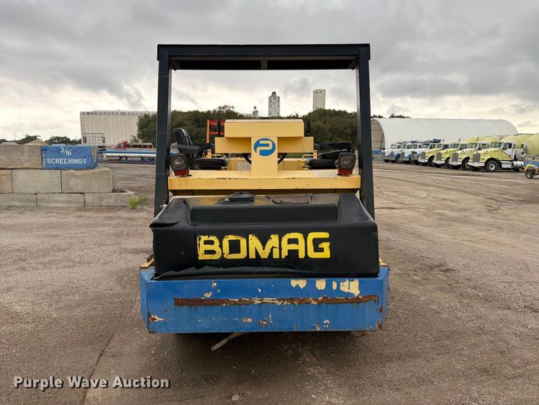 image for item FK3692 Bomag BW 266 double drum roller