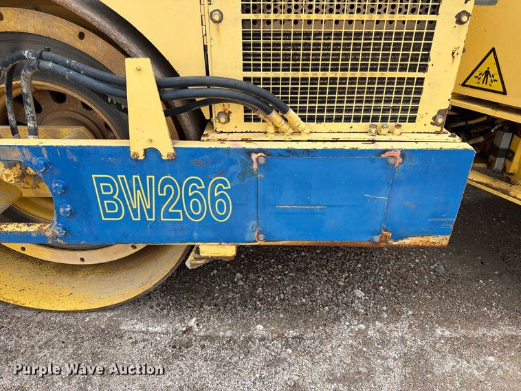 image for item FK3692 Bomag BW 266 double drum roller
