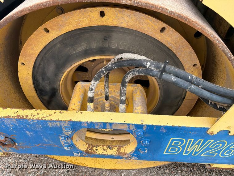 image for item FK3692 Bomag BW 266 double drum roller