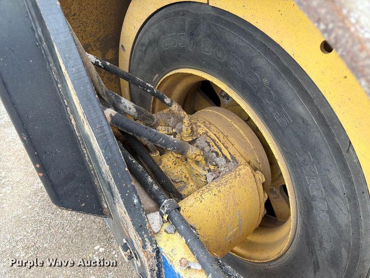 image for item FK3692 Bomag BW 266 double drum roller