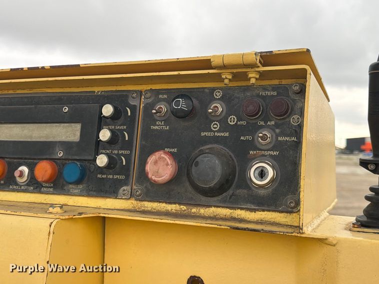 image for item FK3692 Bomag BW 266 double drum roller