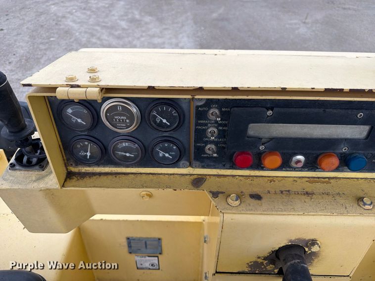 image for item FK3692 Bomag BW 266 double drum roller