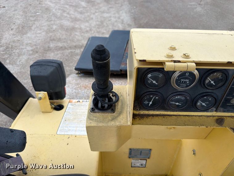 image for item FK3692 Bomag BW 266 double drum roller
