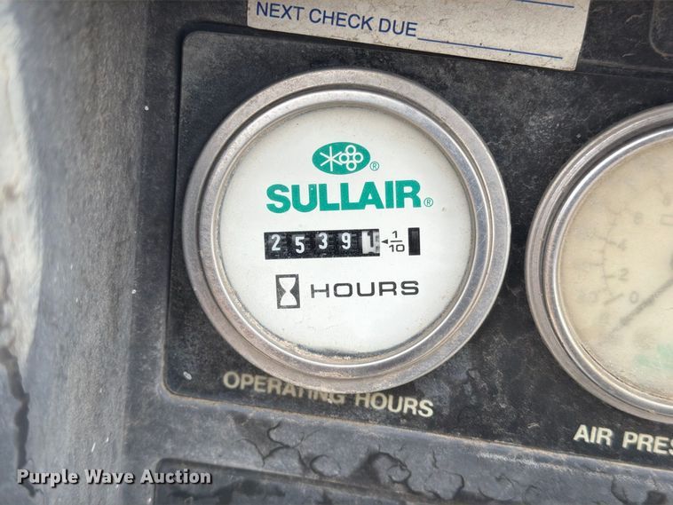 image for item FK3699 Sullair 185DPQCAT air compressor