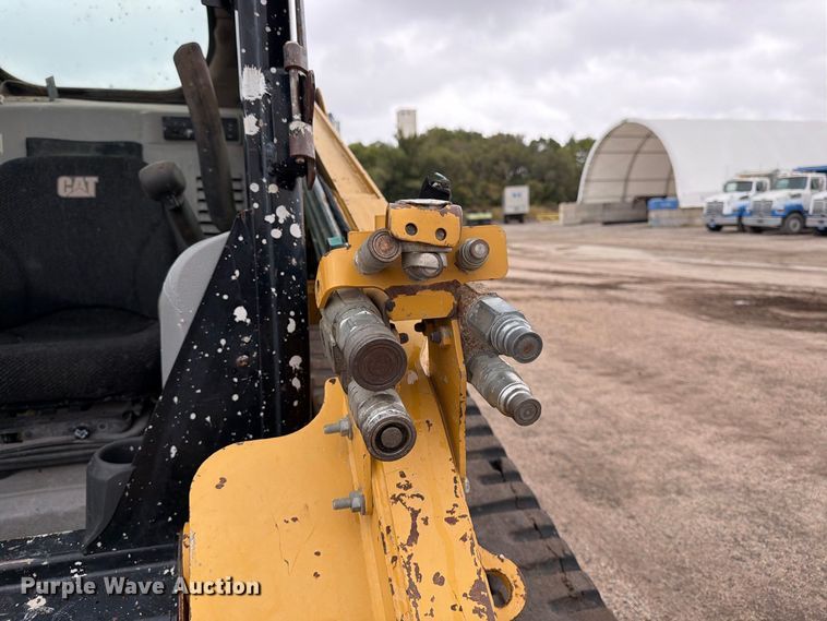 image for item FK3701 2012 Caterpillar 279C tracked skid steer loader