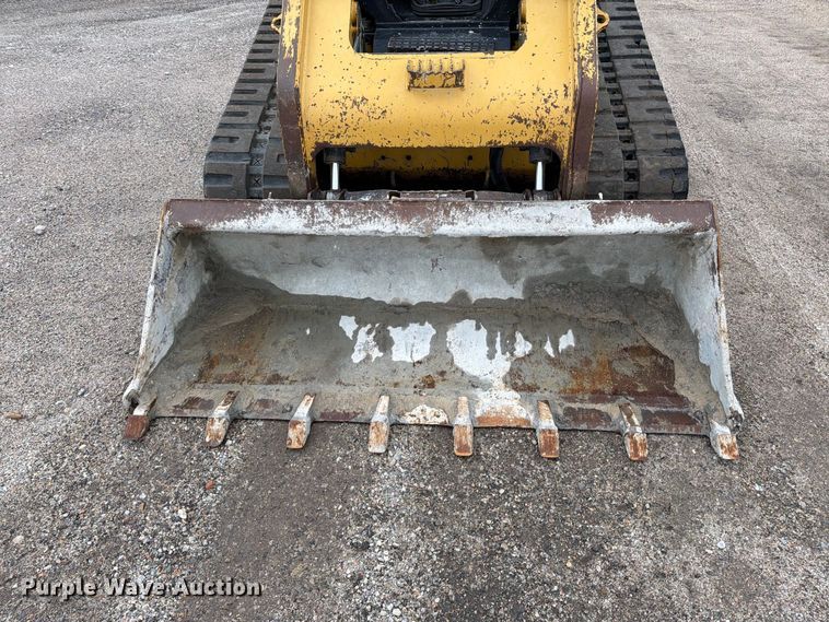 image for item FK3701 2012 Caterpillar 279C tracked skid steer loader