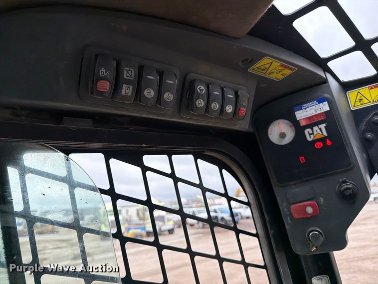 image for item FK3701 2012 Caterpillar 279C tracked skid steer loader