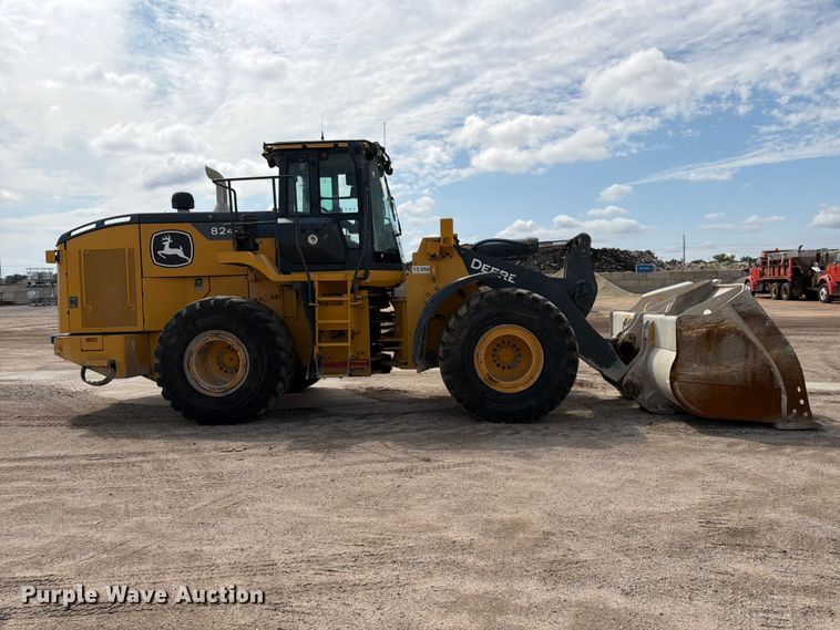 image for item FK3702 2020 John Deere 824L wheel loader