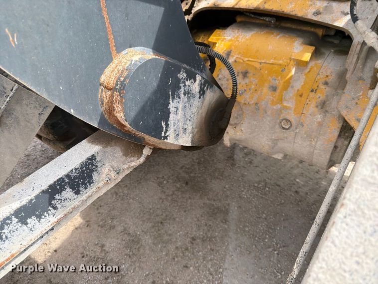 image for item FK3702 2020 John Deere 824L wheel loader