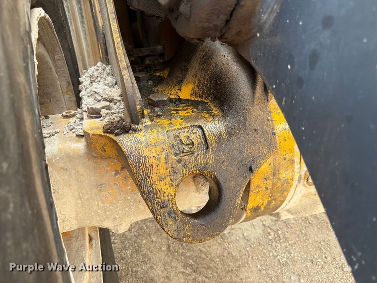 image for item FK3702 2020 John Deere 824L wheel loader