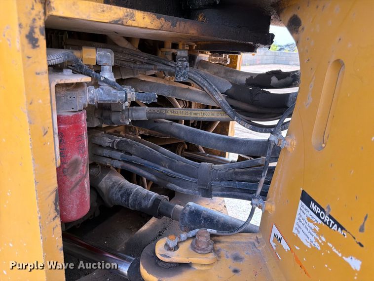 image for item FK3702 2020 John Deere 824L wheel loader