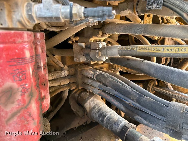 image for item FK3702 2020 John Deere 824L wheel loader