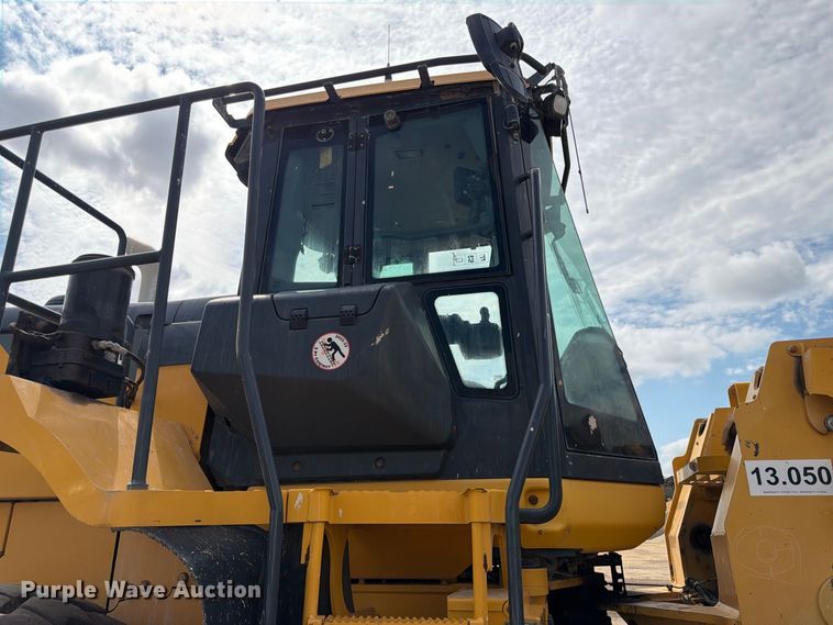 image for item FK3702 2020 John Deere 824L wheel loader