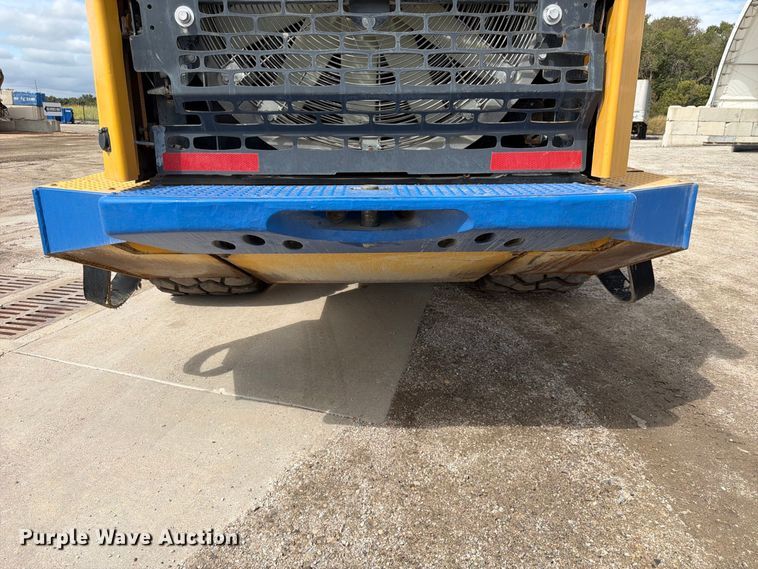 image for item FK3702 2020 John Deere 824L wheel loader