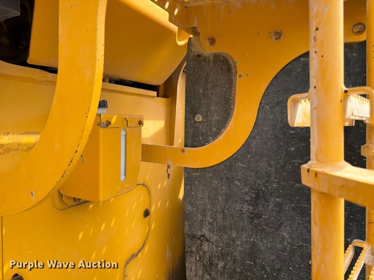 image for item FK3702 2020 John Deere 824L wheel loader