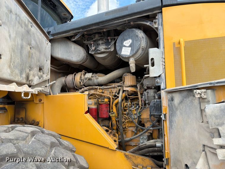 image for item FK3702 2020 John Deere 824L wheel loader