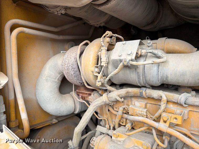 image for item FK3702 2020 John Deere 824L wheel loader